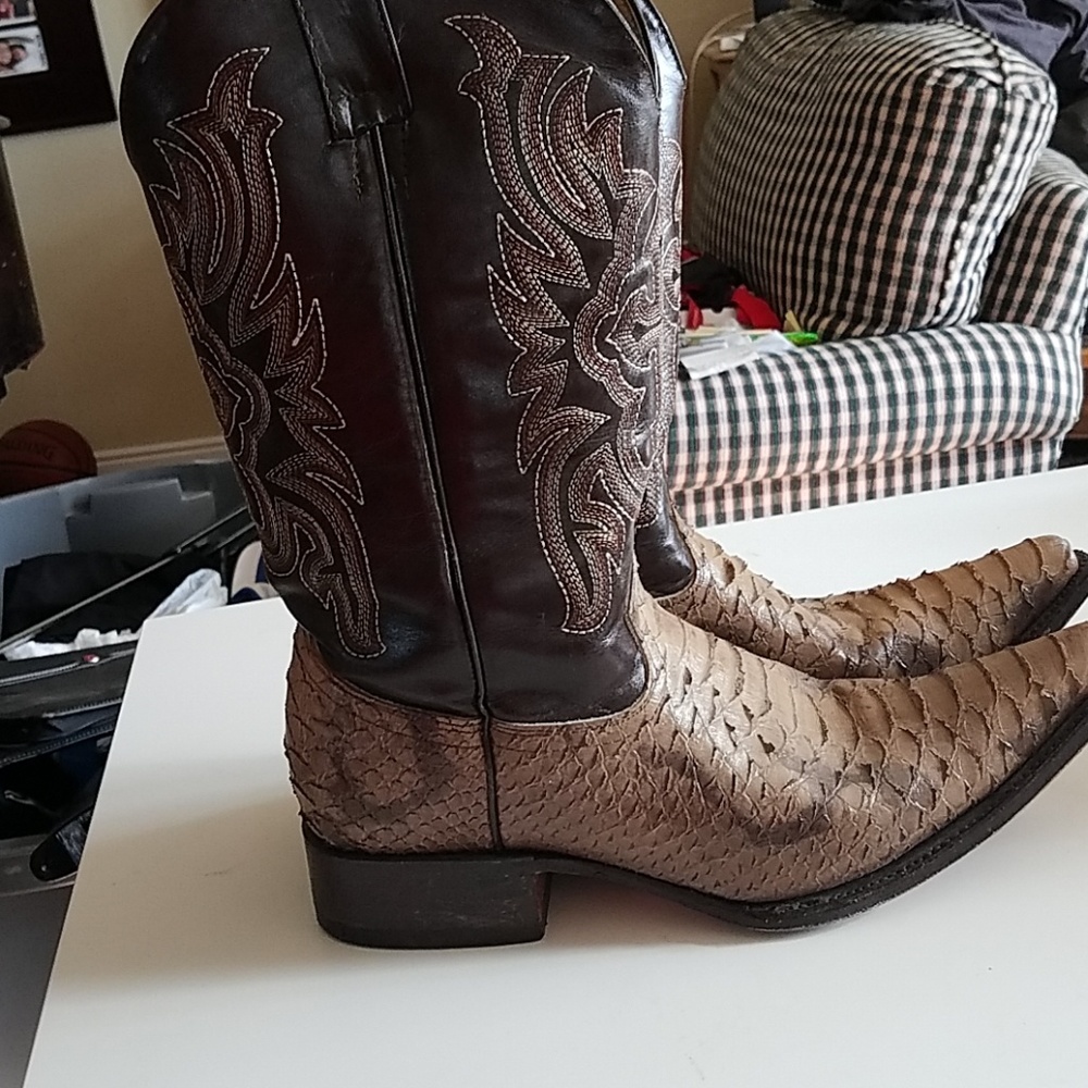 Boots - Picture 2 of 3
